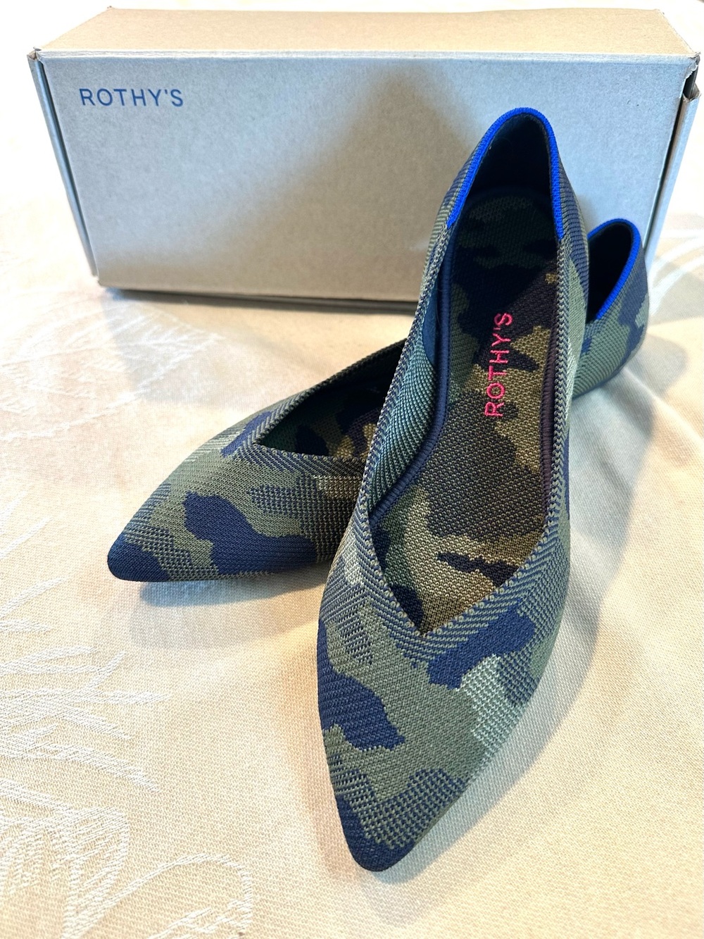 Rothy’s The Point Spruce Camo Retired Rare Flats Size 9.5 w/ Box